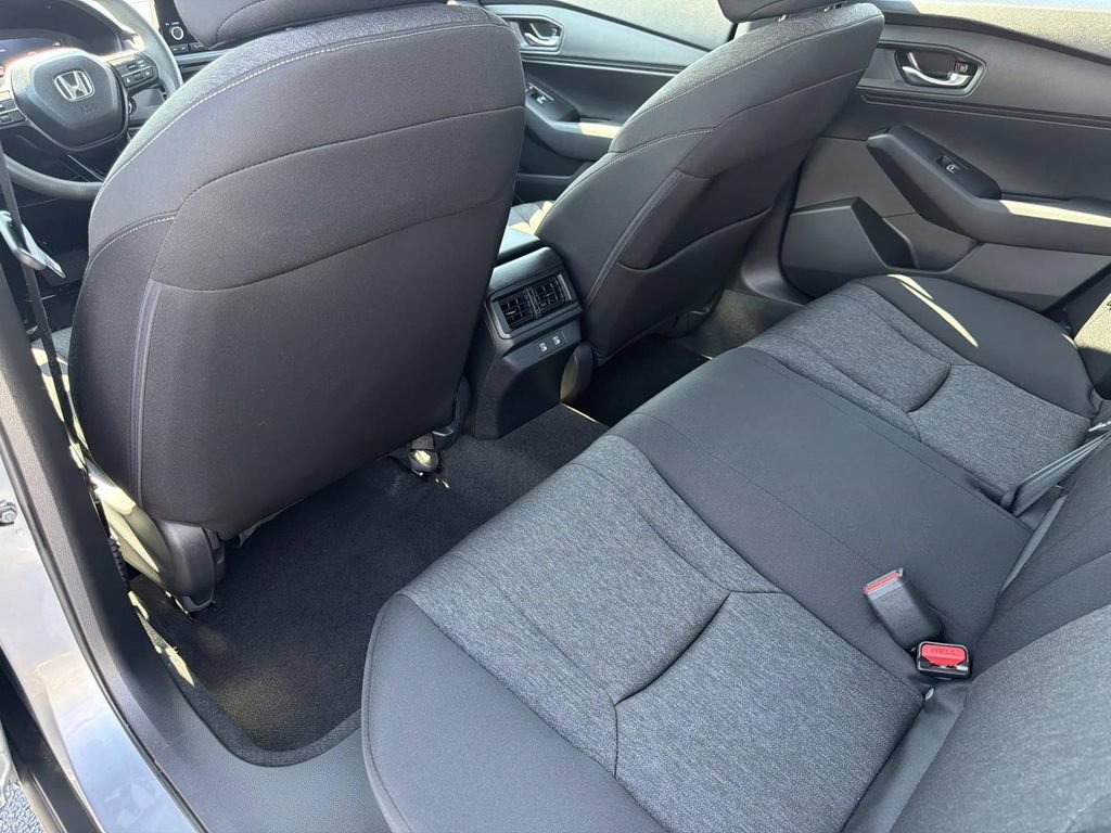 Used 2025 Honda Accord SE image 16