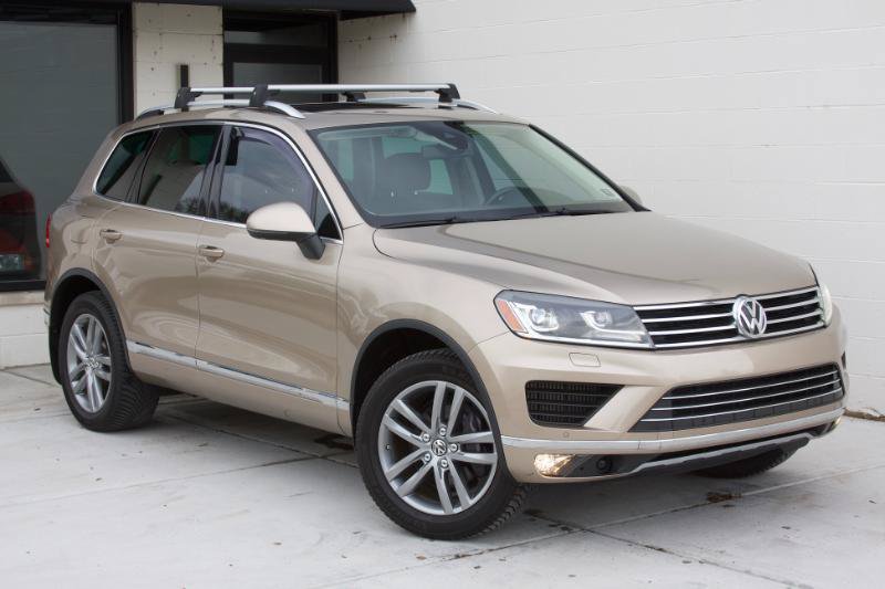 Used 2016 Volkswagen Touareg TDI AWD/4WD image 4