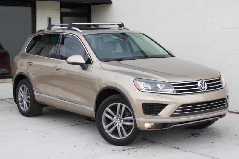 Used 2016 Volkswagen Touareg TDI AWD/4WD image 4