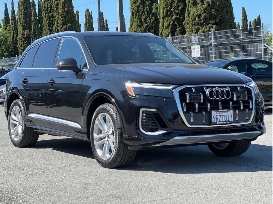 Used 2025 Audi Q7 3.0T Premium Plus AWD/4WD image 3