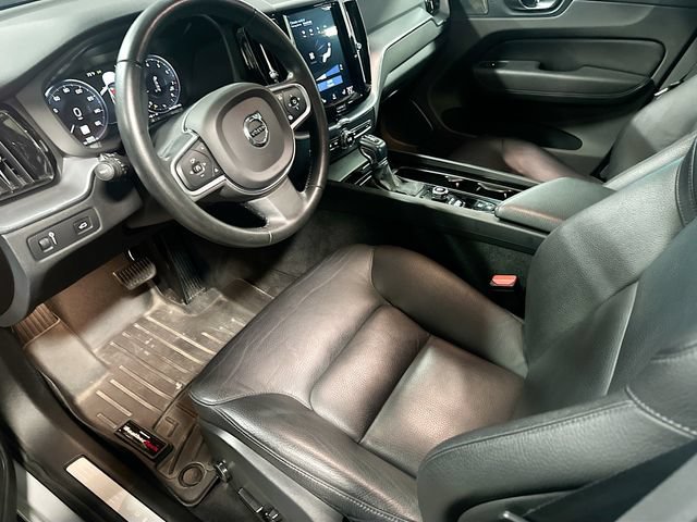 Used 2019 Volvo XC60 T6 Momentum w/ Multimedia Package AWD/4WD image 25