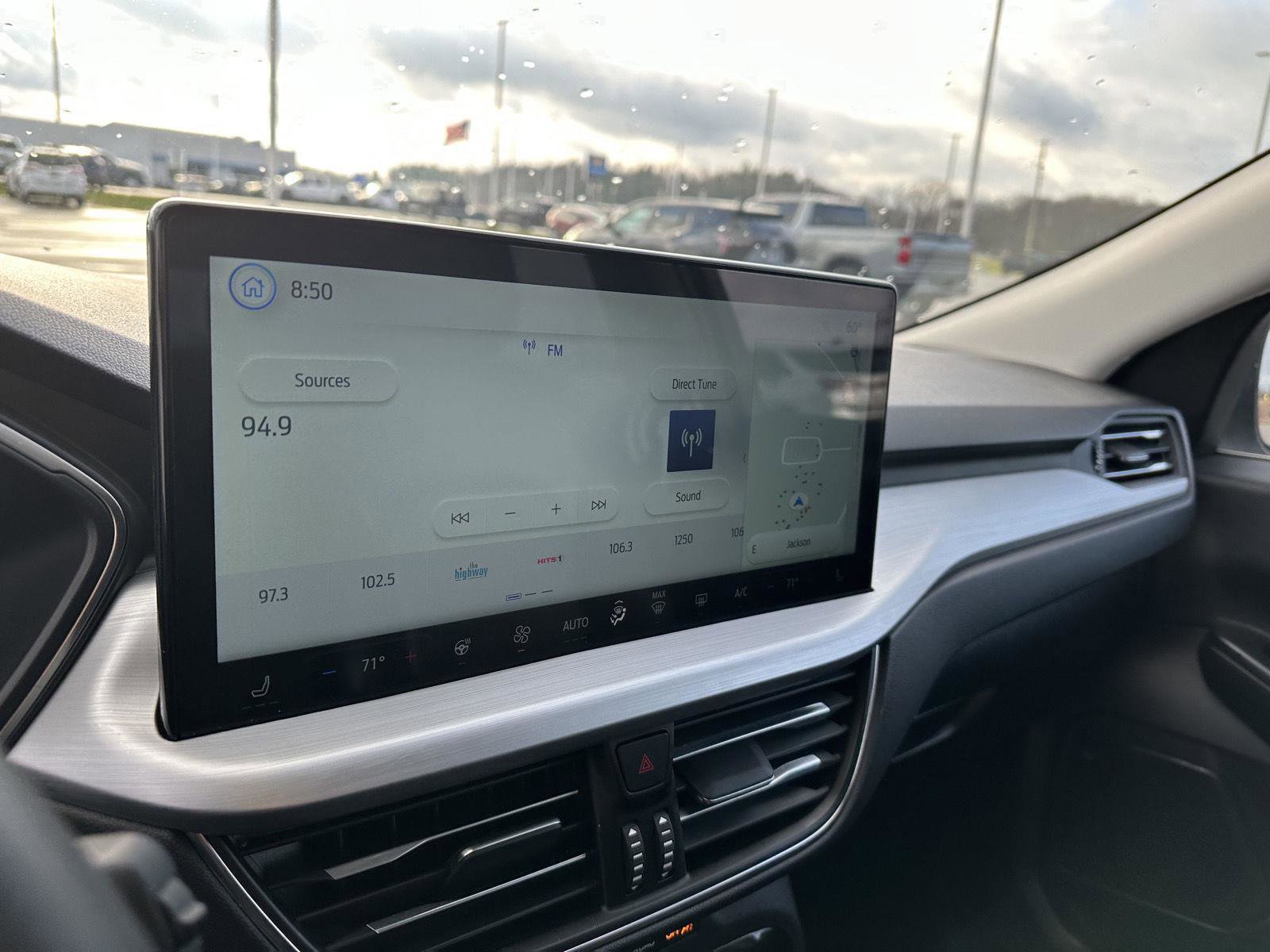 Used 2025 Ford Escape Platinum image 29