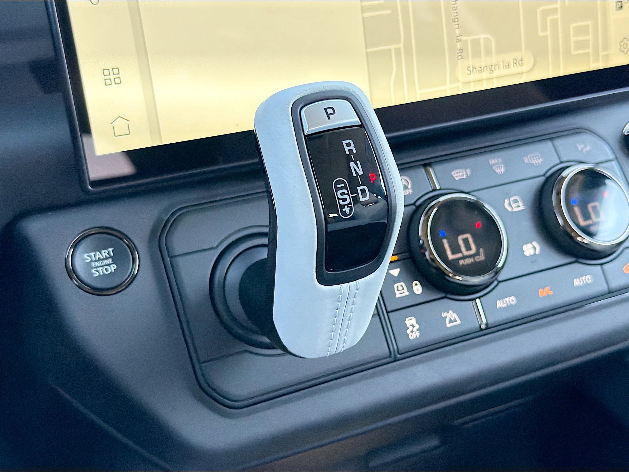 New 2026 Land Rover Defender 110 OCTA image 29