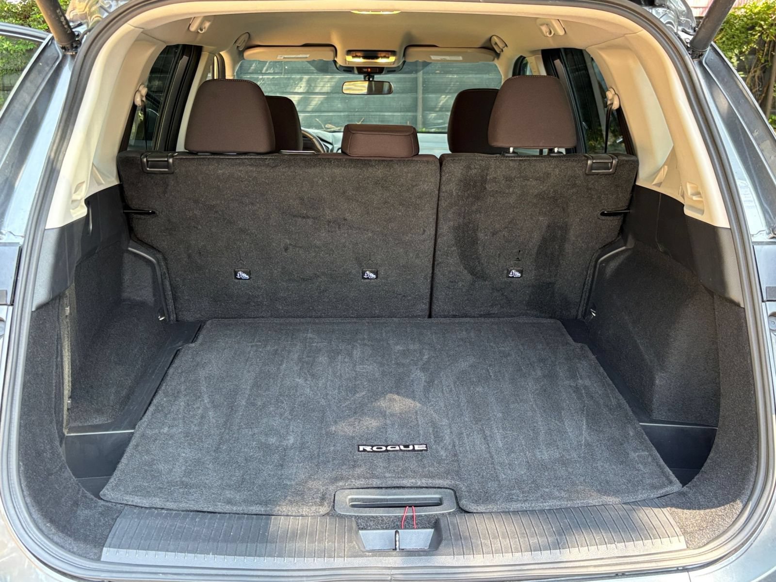 Used 2025 Nissan Rogue SV FWD image 32