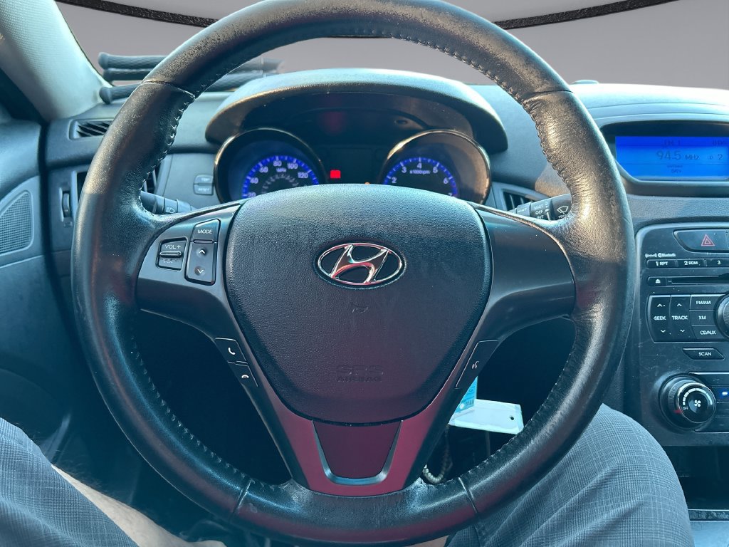Used 2011 Hyundai Genesis 3.8 RWD image 13