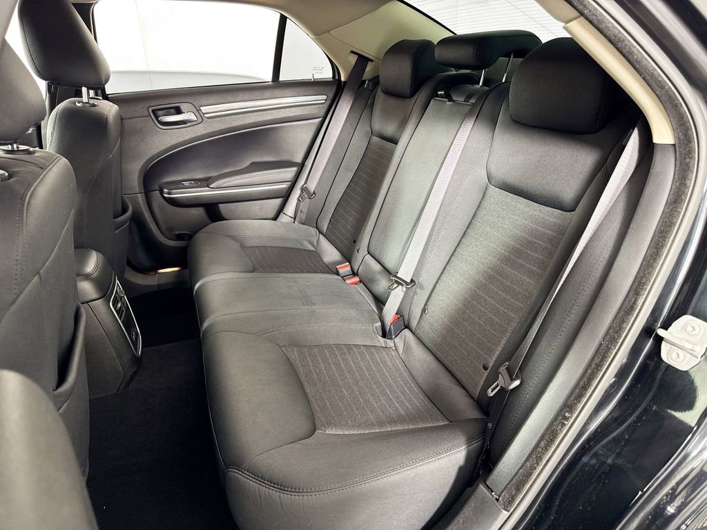 Used 2022 Chrysler 300 Touring w/ Sport Appearance Package image 24