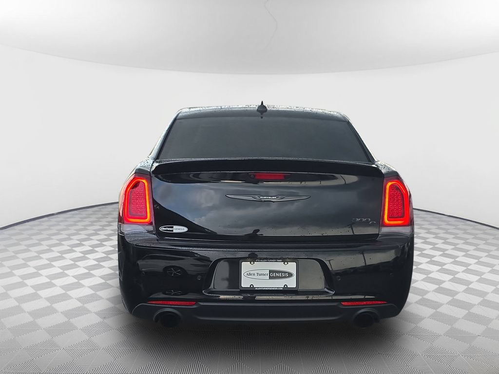 Used 2023 Chrysler 300 C RWD image 7