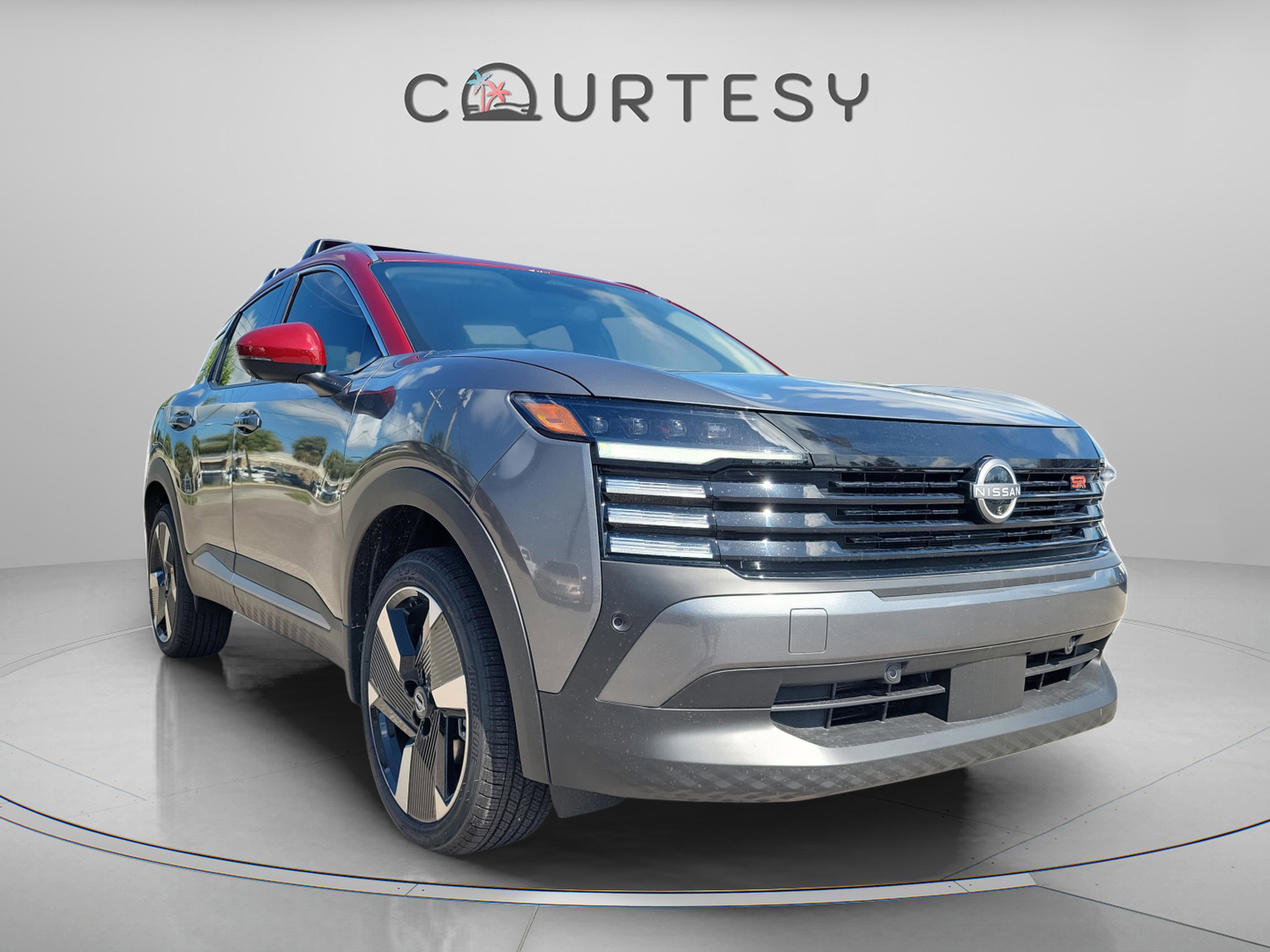New 2025 Nissan Kicks SR FWD image 6
