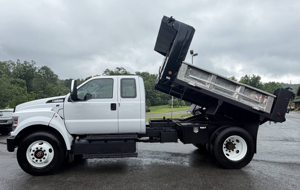 Used 2017 Ford F650 2WD SuperCab Super Duty image 2