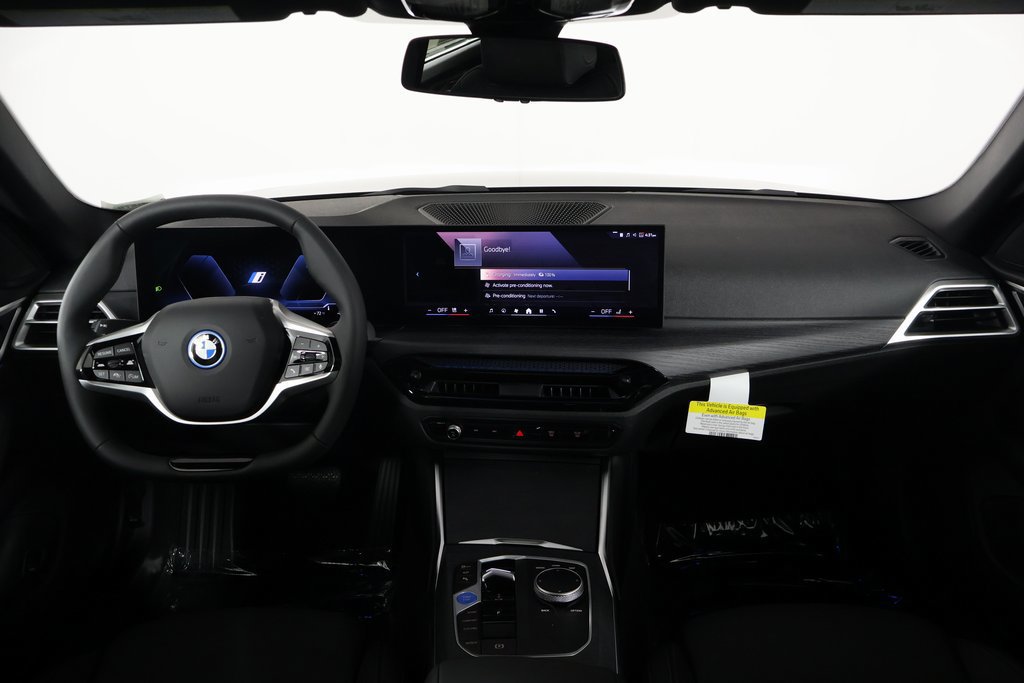 New 2026 BMW i4 eDrive40 w/ Parking Assistance Package RWD image 4