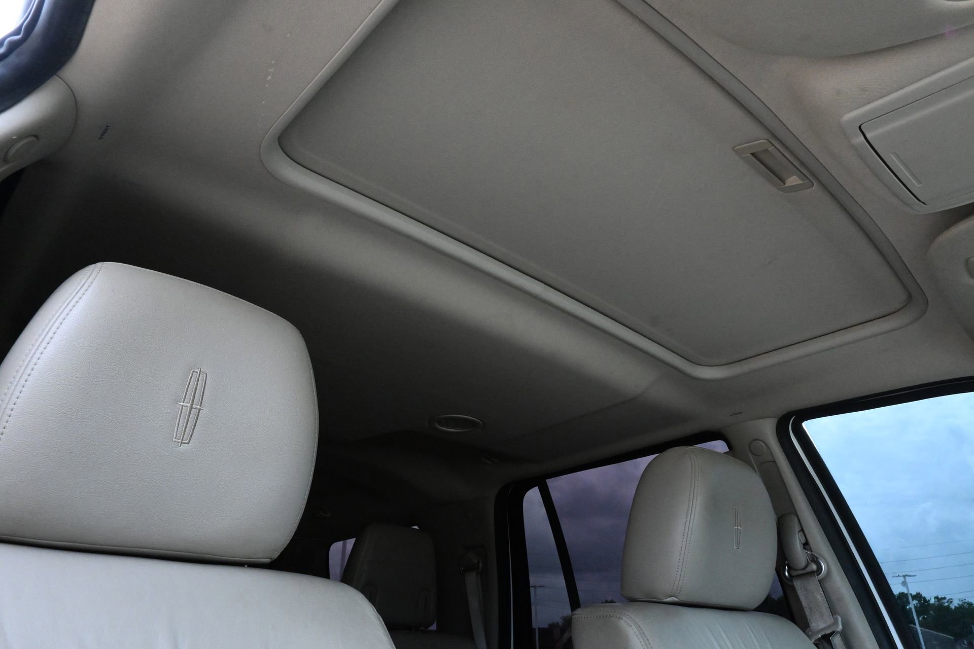 Used 2013 Lincoln Navigator 2WD w/ HD Trailer Tow Pkg image 27