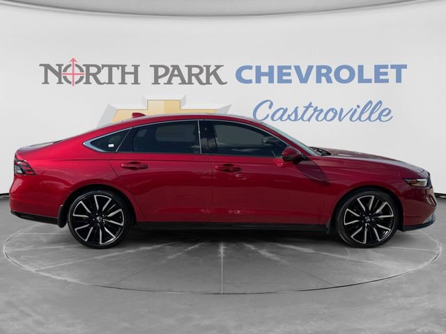 Used 2024 Honda Accord Touring image 2