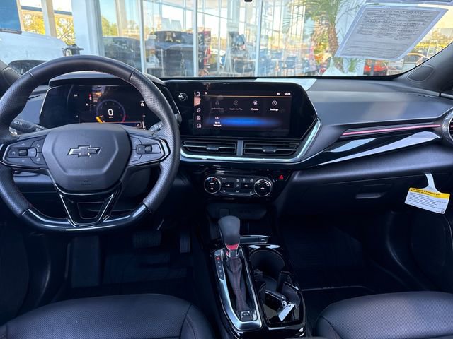 Certified 2025 Chevrolet Trax RS FWD image 12