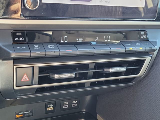 Used 2025 Toyota Camry LE FWD image 13