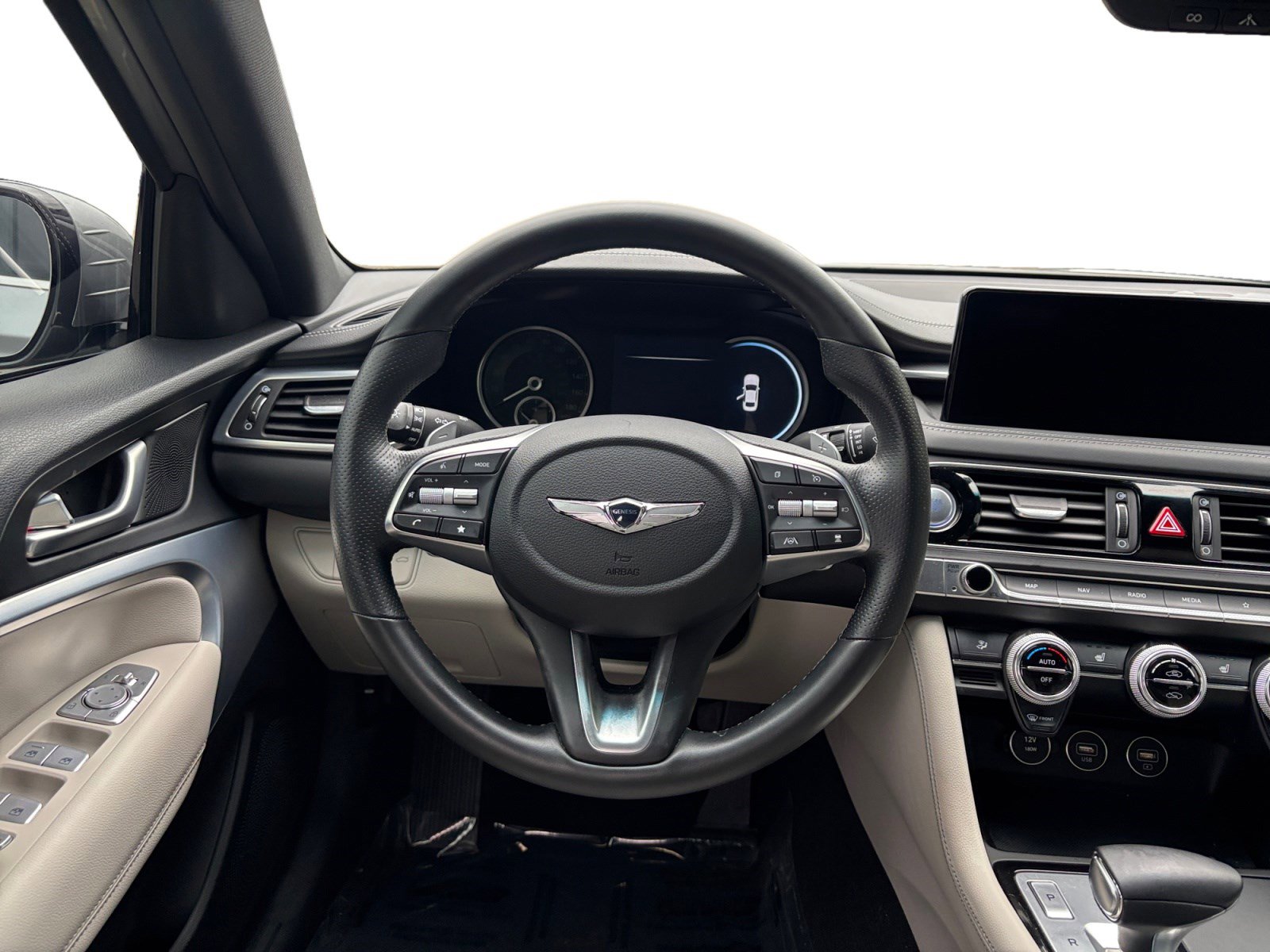 Used 2023 Genesis G70 2.0T image 12