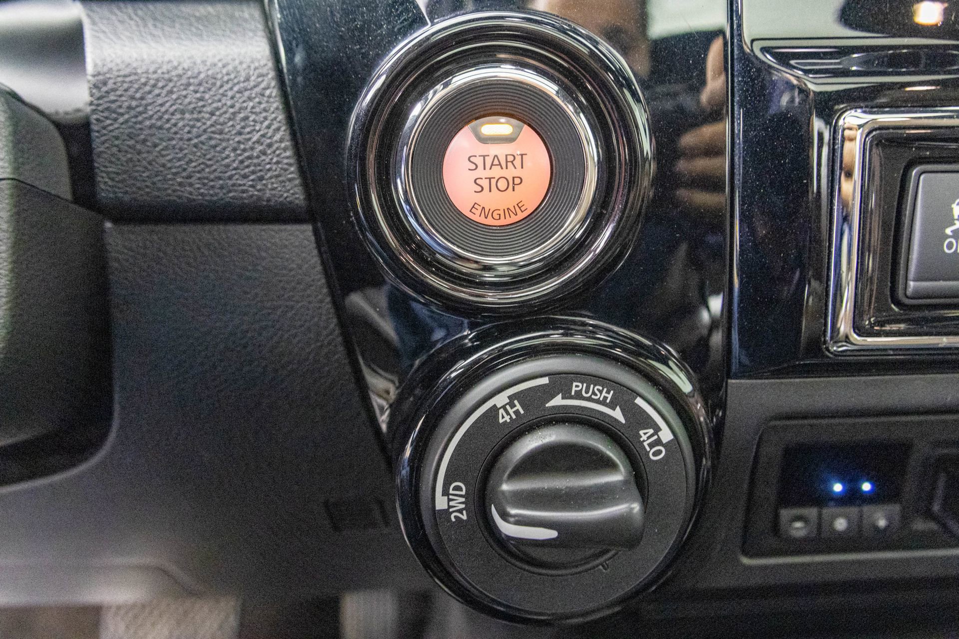 Used 2021 Nissan Titan Platinum Reserve w/ Moonroof Package AWD/4WD image 30