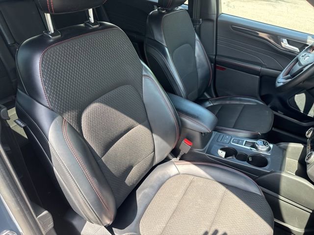 Used 2025 Ford Escape ST-Line FWD image 16