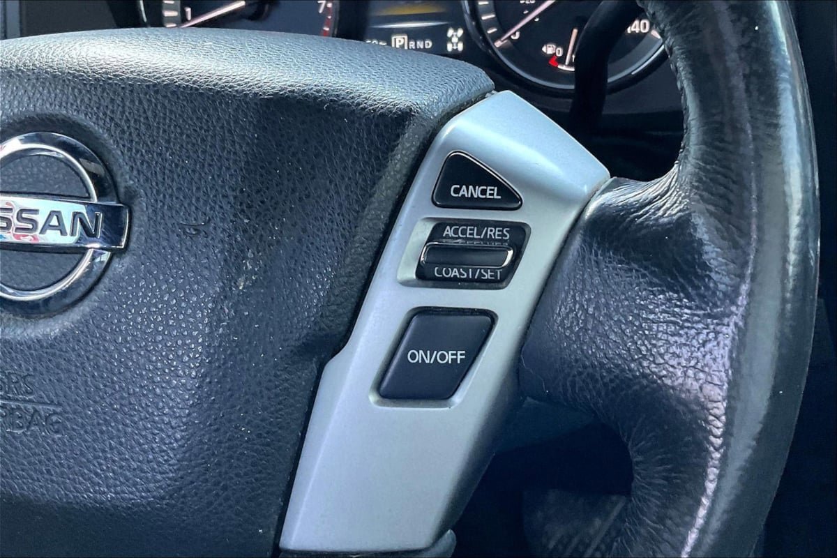 Used 2018 Nissan Titan SV w/ SV Convenience Package AWD/4WD image 20