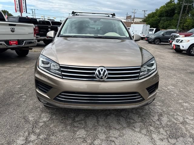 Used 2016 Volkswagen Touareg VR6 AWD/4WD image 3