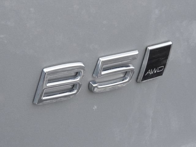 Used 2025 Volvo XC40 B5 Plus image 7