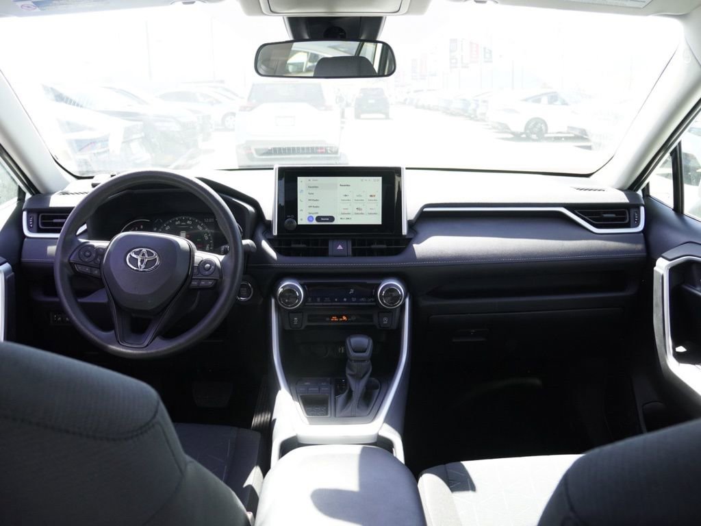 Used 2025 Toyota RAV4 XLE image 21