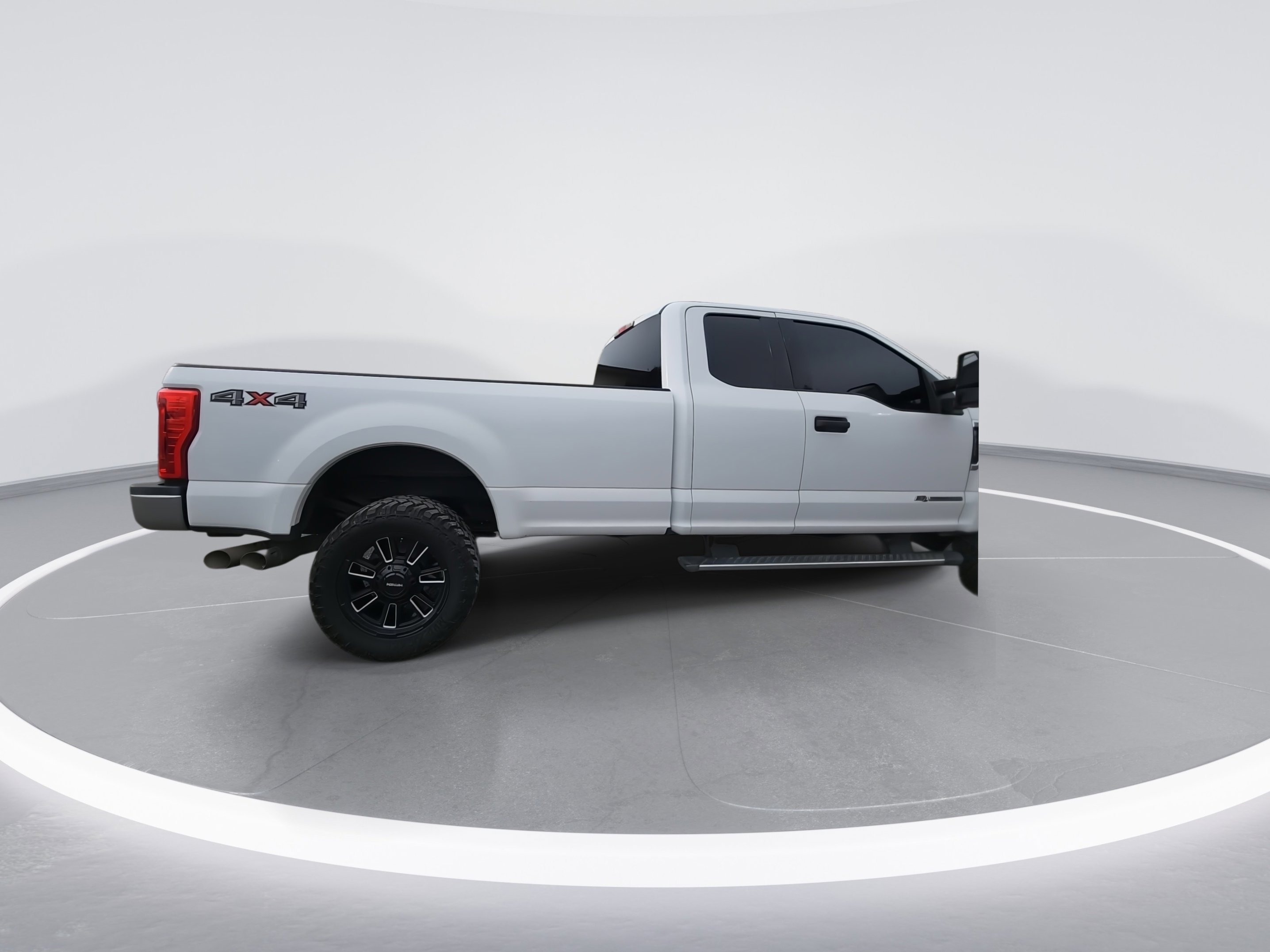 Used 2017 Ford F250 XLT w/ Camper Package image 9