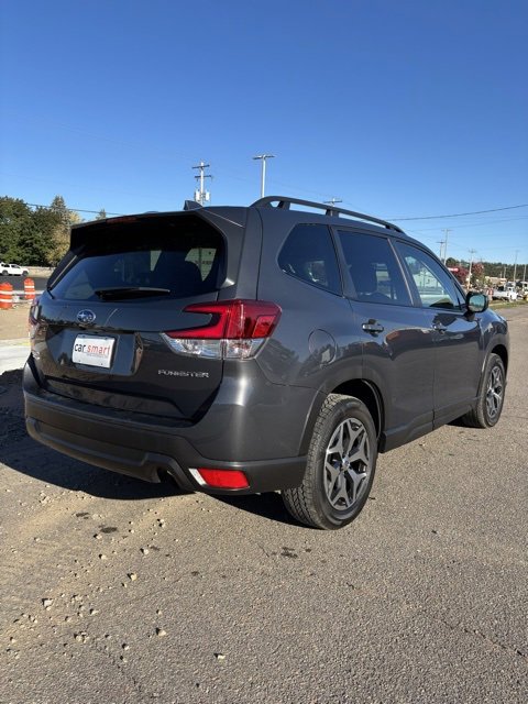 Used 2023 Subaru Forester Premium image 7