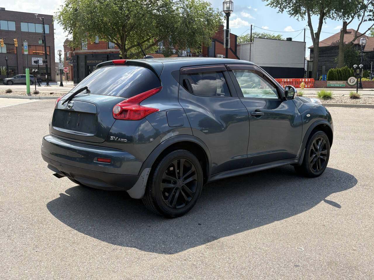 Used 2011 Nissan Juke SV AWD/4WD image 1