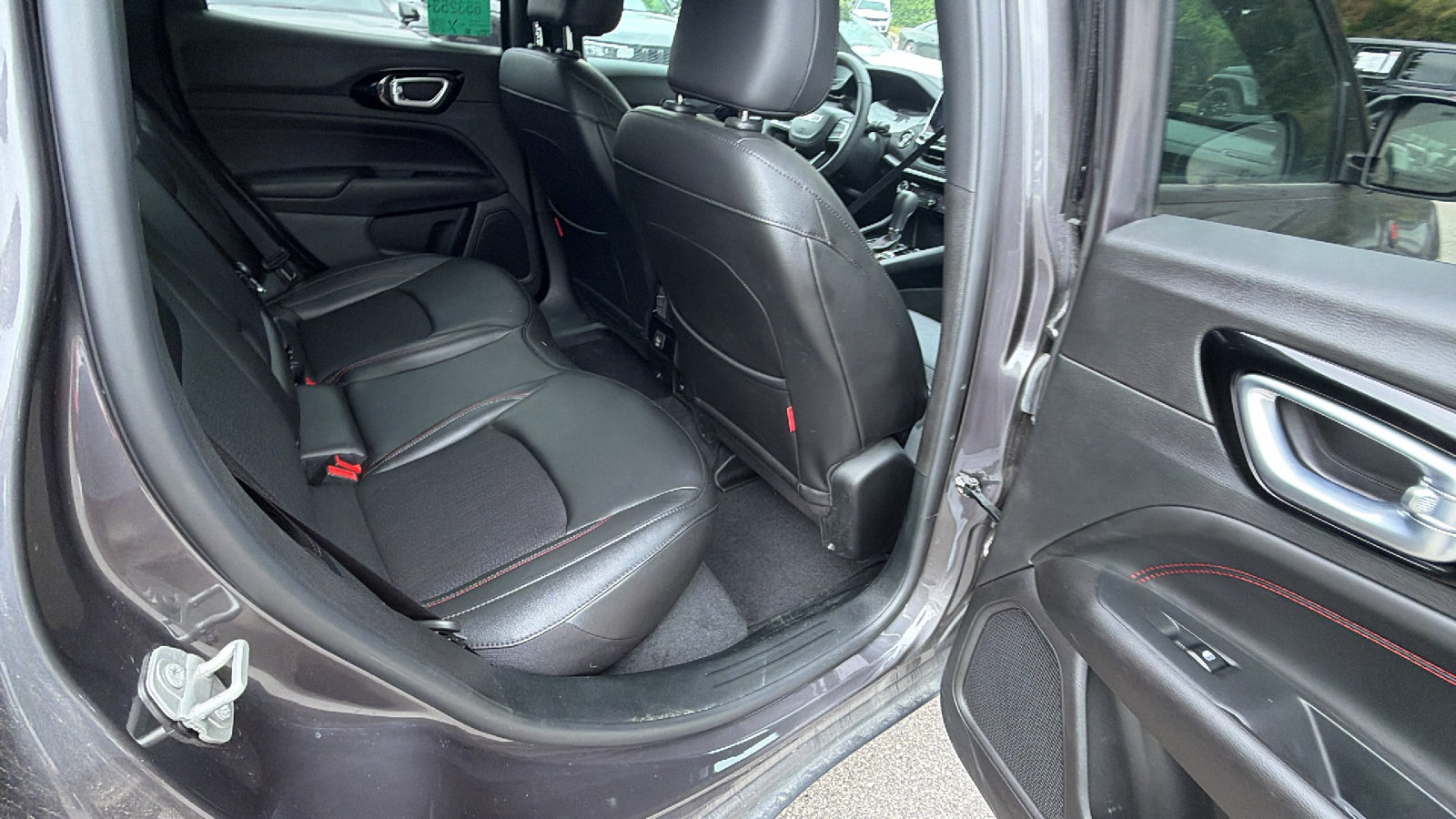 Used 2024 Jeep Compass Trailhawk AWD/4WD image 21