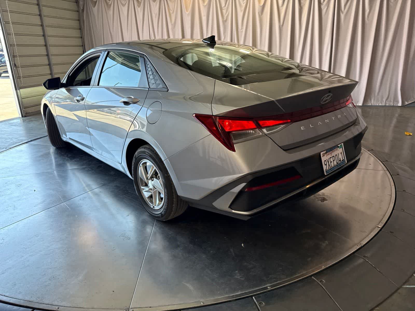 Certified 2026 Hyundai Elantra SE FWD image 7