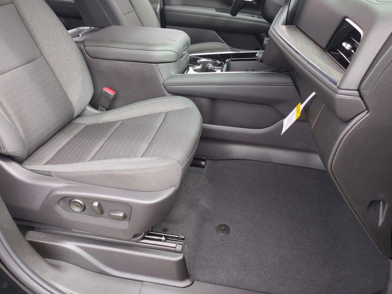 New 2026 Chevrolet Suburban LS w/ LPO, Dark Essentials Package image 27