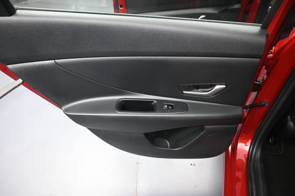 Used 2024 Hyundai Elantra SEL FWD image 28