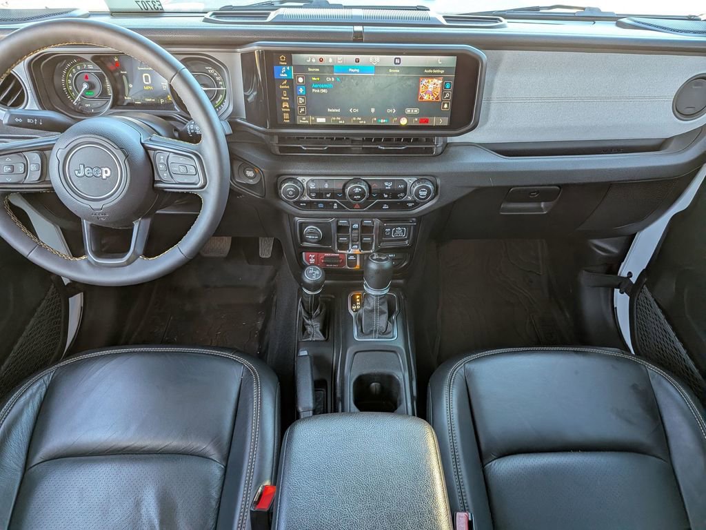 Used 2024 Jeep Wrangler Unlimited image 25