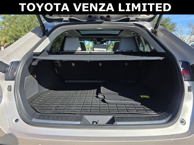 Used 2024 Toyota Venza Limited image 15