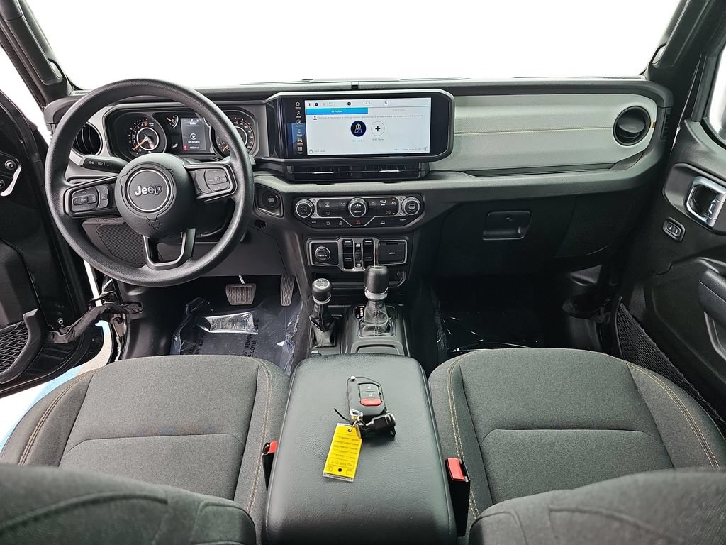 Used 2025 Jeep Gladiator Sport AWD/4WD image 13