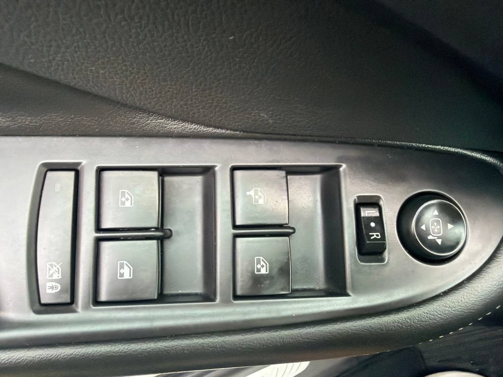 Used 2016 Buick Envision Premium AWD/4WD image 41