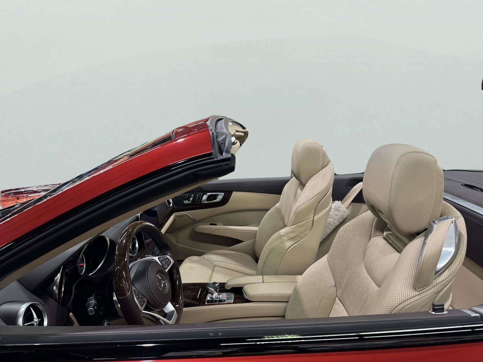 Used 2018 Mercedes-Benz SL 550 image 61