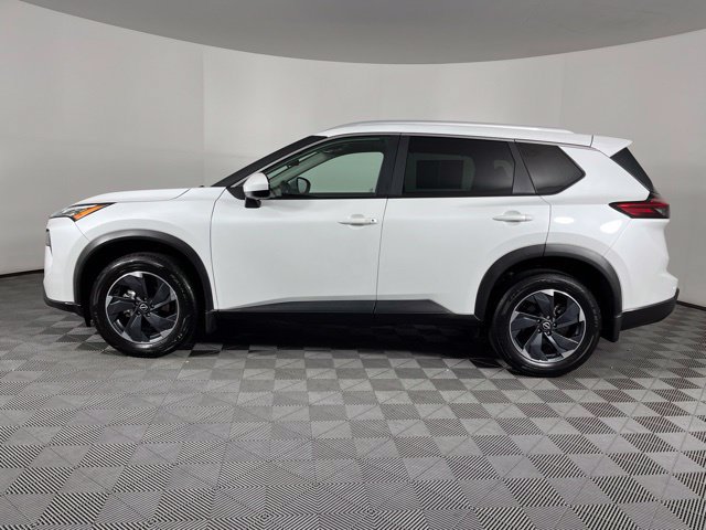 Used 2025 Nissan Rogue SV w/ SV Premium Package FWD image 7