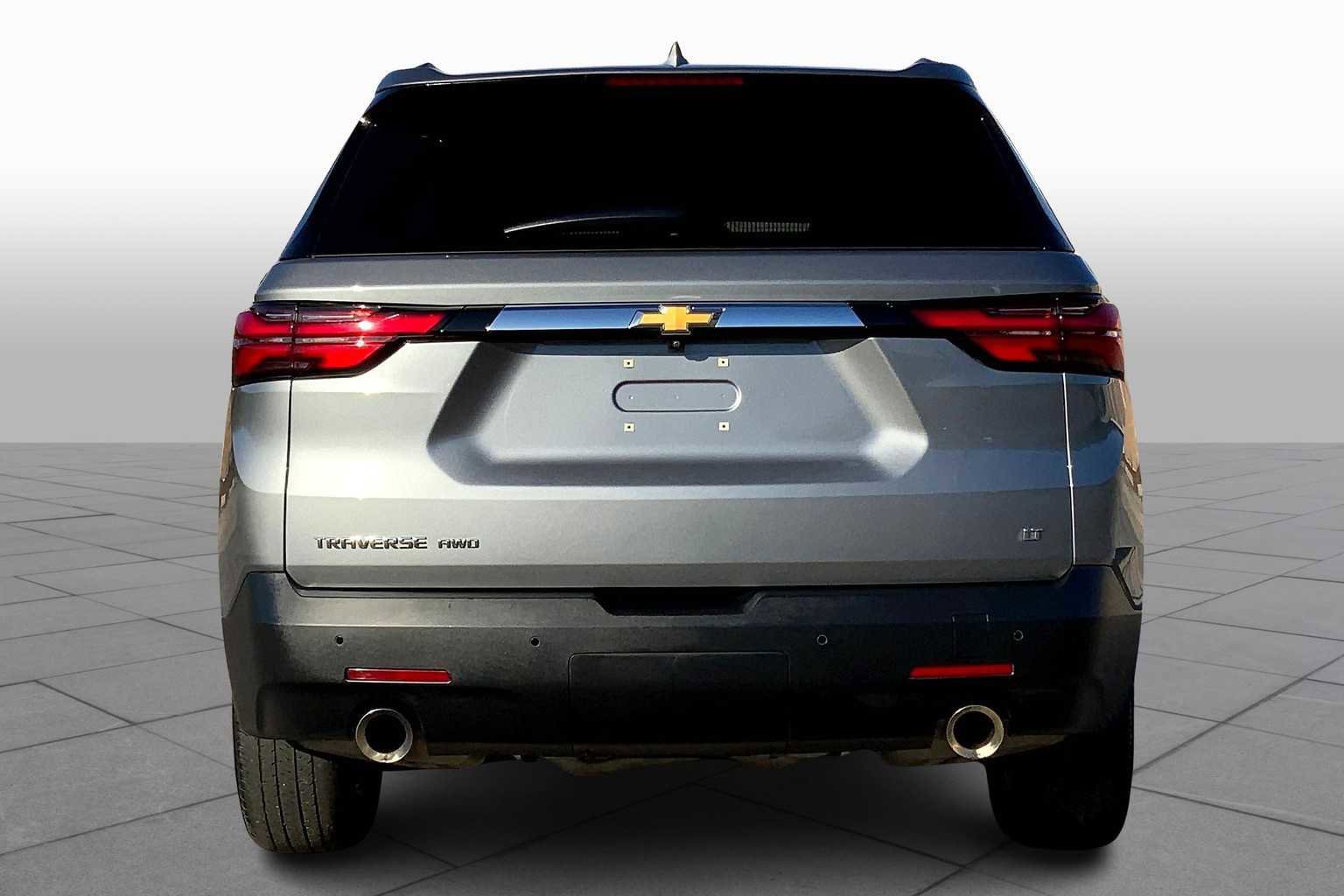 Used 2023 Chevrolet Traverse LT image 4