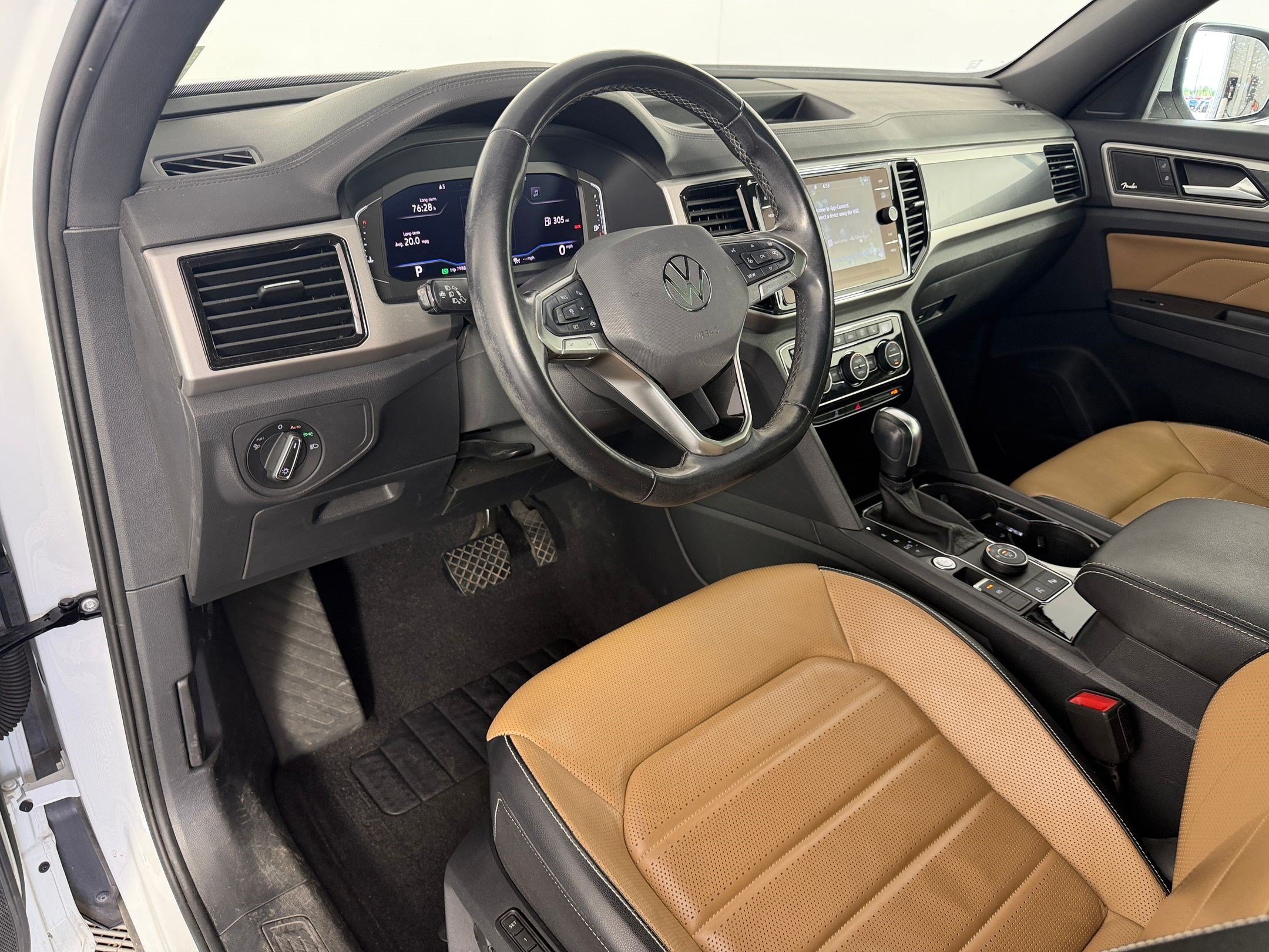 Used 2020 Volkswagen Atlas Cross Sport SEL Premium AWD/4WD image 4
