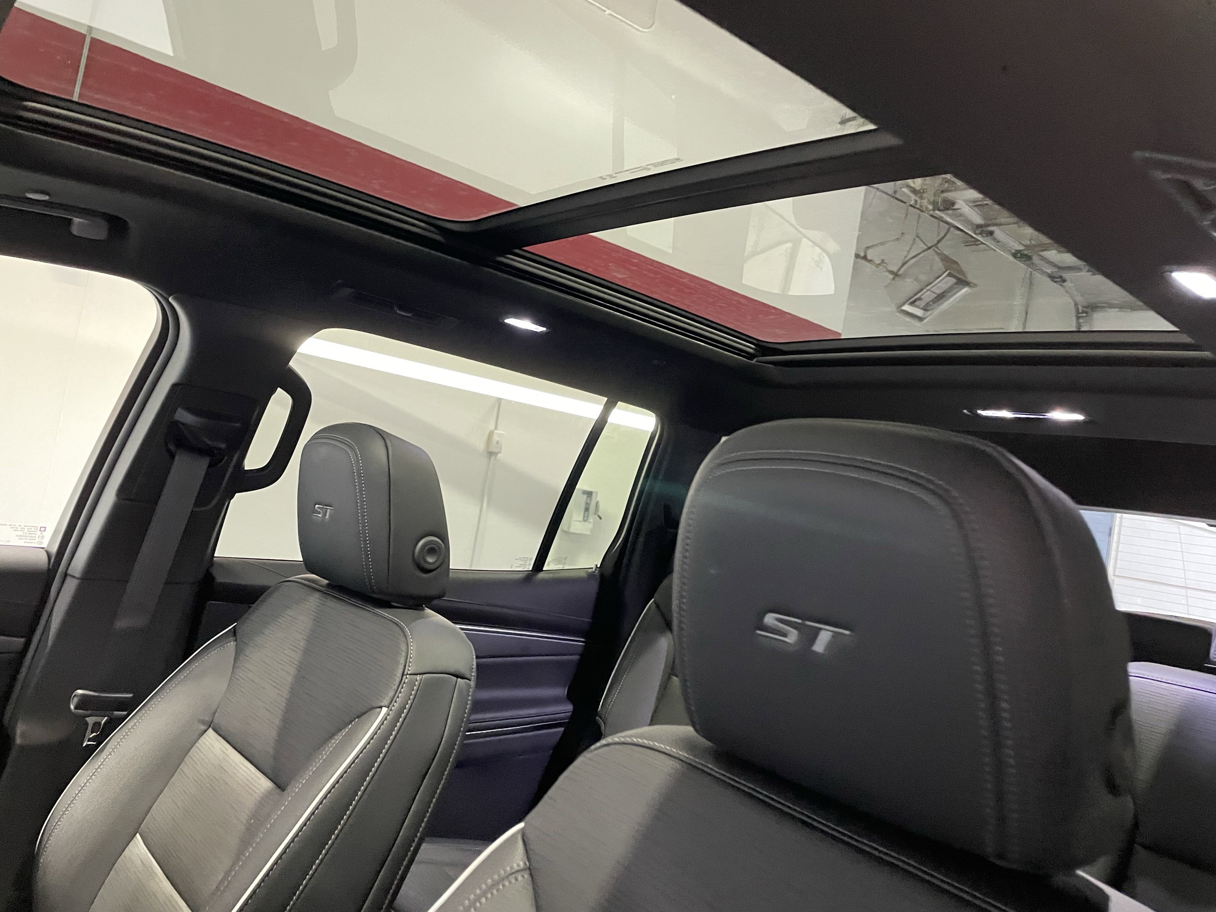 New 2026 Buick Enclave Sport Touring w/ Super Cruise Package image 17