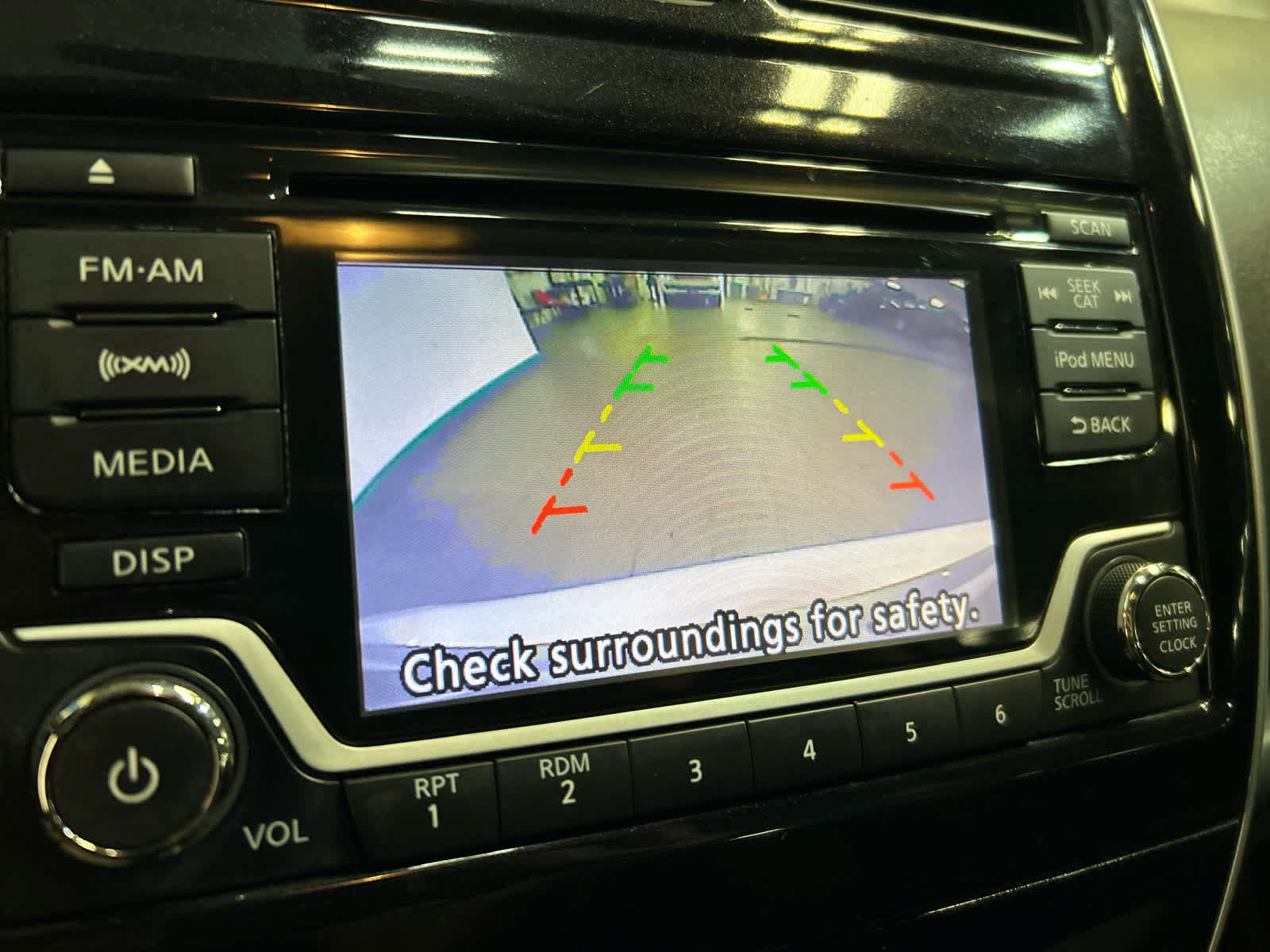 Used 2017 Nissan Versa Note SV FWD image 6