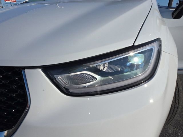 Used 2023 Chrysler Pacifica Limited image 29