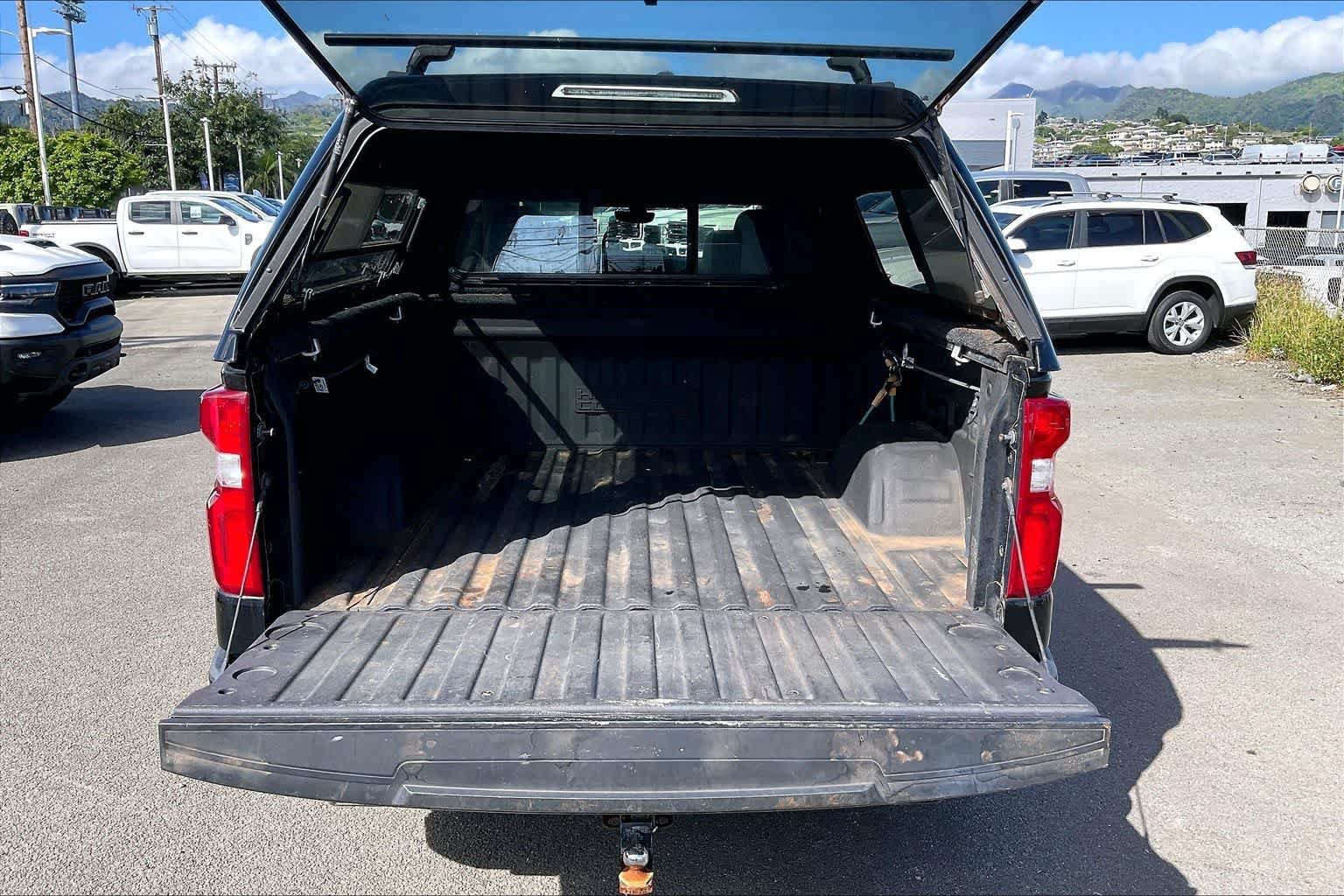 Used 2020 Chevrolet Silverado 1500 High Country w/ Technology Package AWD/4WD image 18