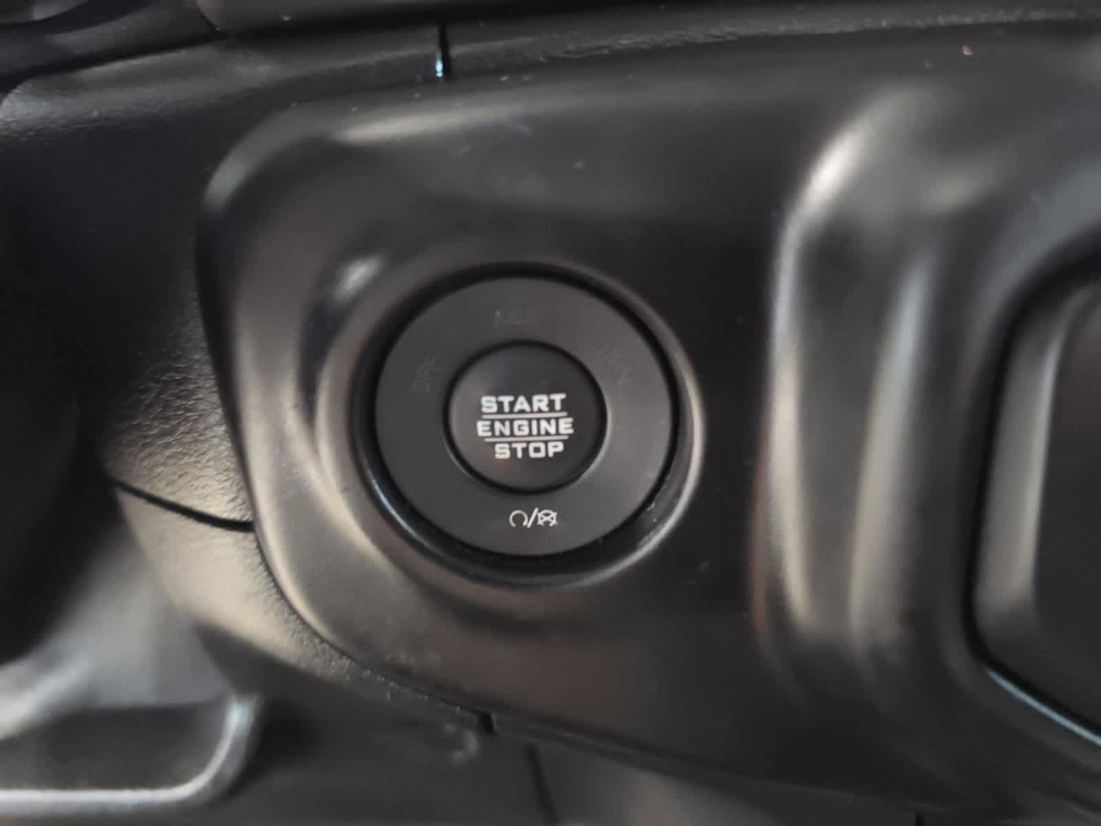 Used 2020 Jeep Wrangler Sport AWD/4WD image 22