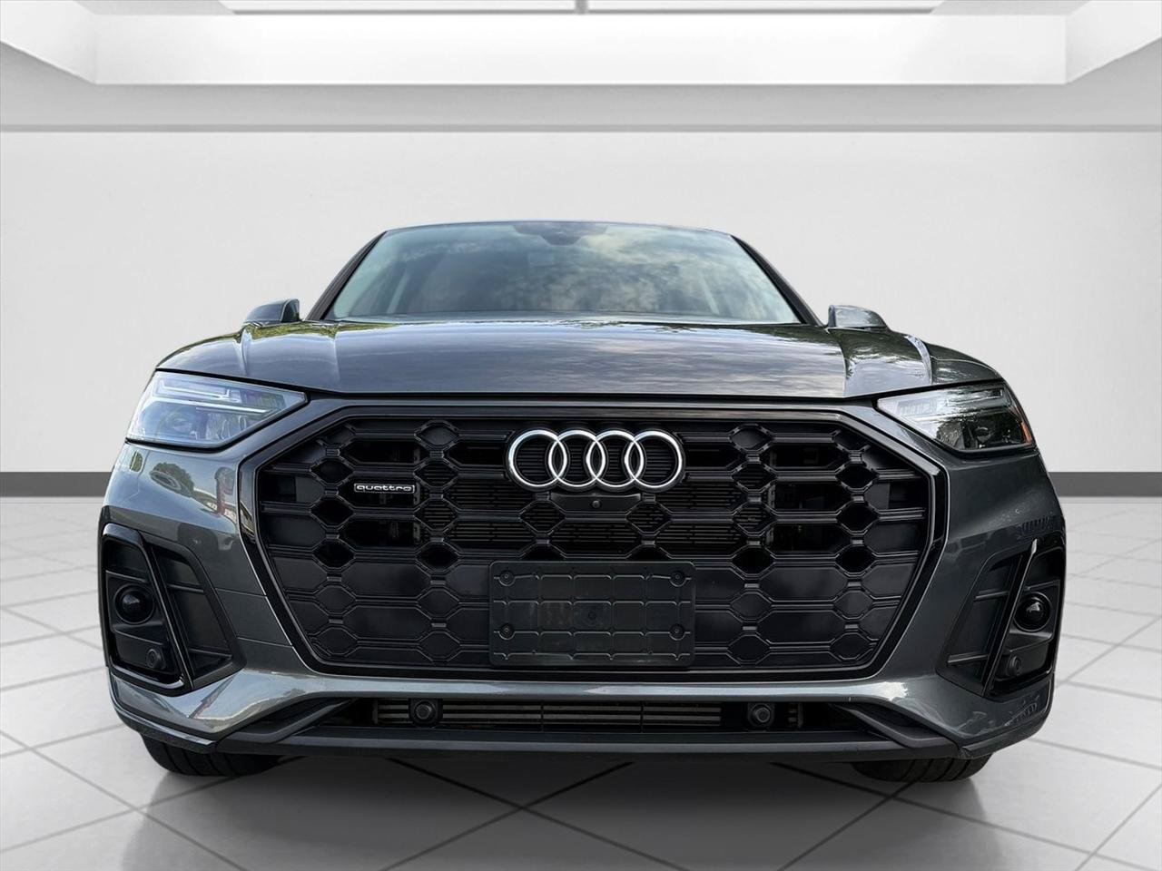 Used 2022 Audi Q5 e Premium Plus w/ Premium Plus Package AWD/4WD image 8