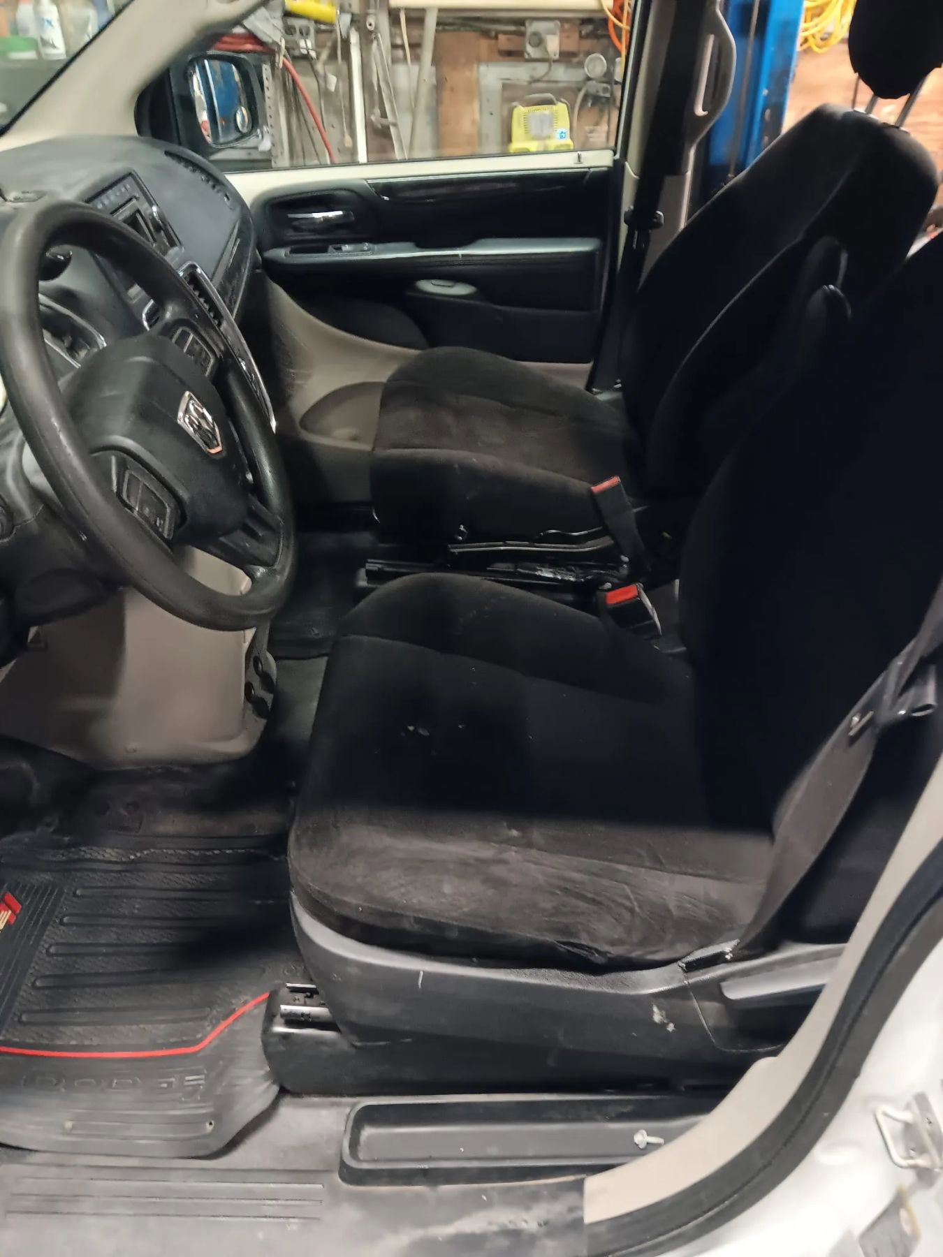 Used 2014 RAM C/V Tradesman image 8