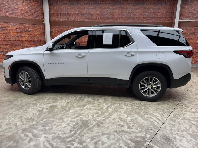 Used 2023 Chevrolet Traverse LT image 2