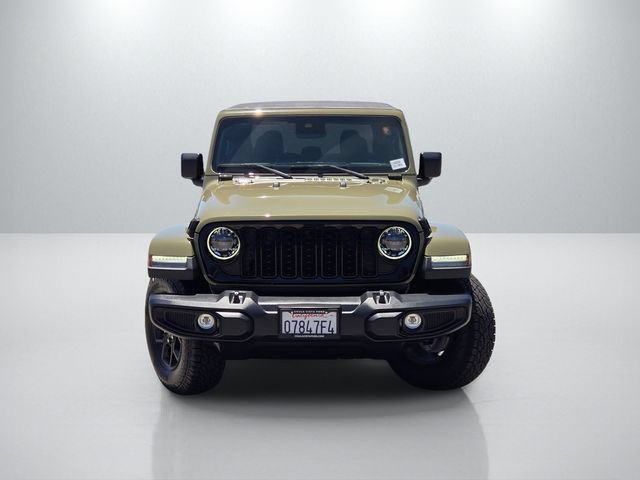 Used 2025 Jeep Gladiator Sport AWD/4WD image 2