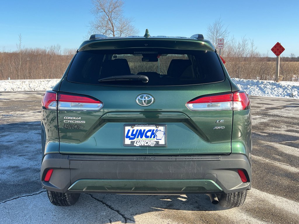 Used 2024 Toyota Corolla Cross LE image 3